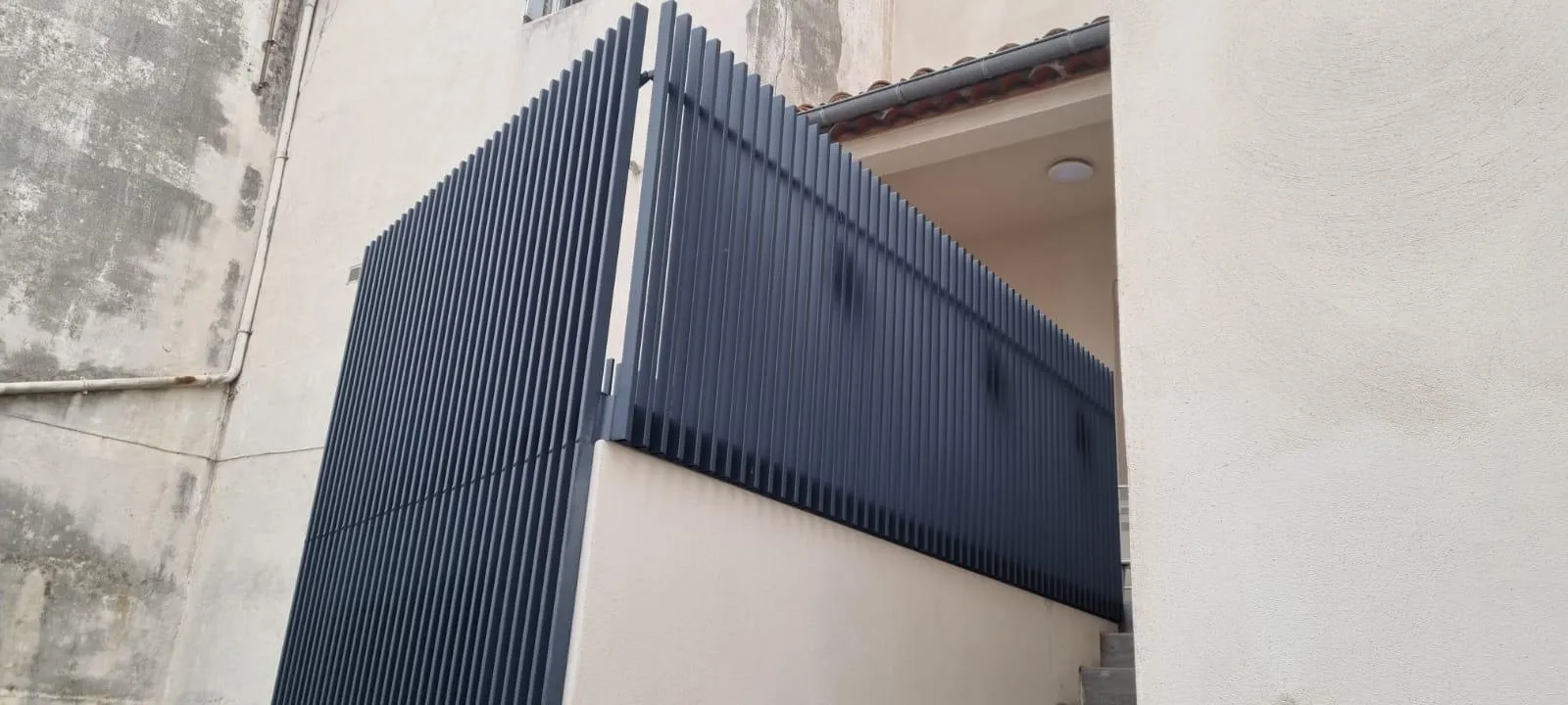 Rampe d'escalier intérieur en acier design industriel