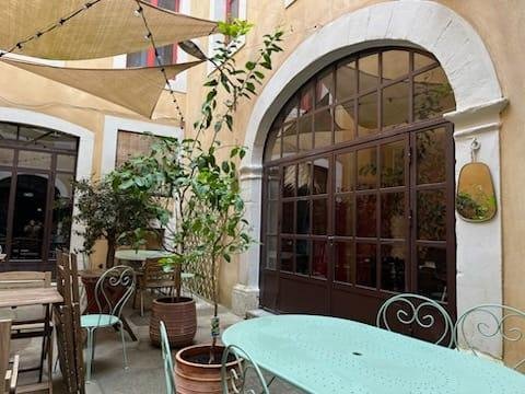 Verrière atelier d'artiste en acier fabriquée à Carcassonne